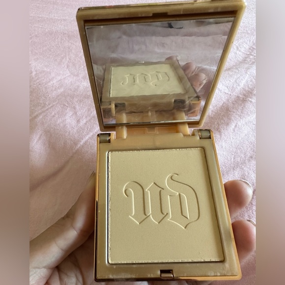 51NN - Urban Decay Stay Naked The Fix Powder Foundation - Picture 3 of 5